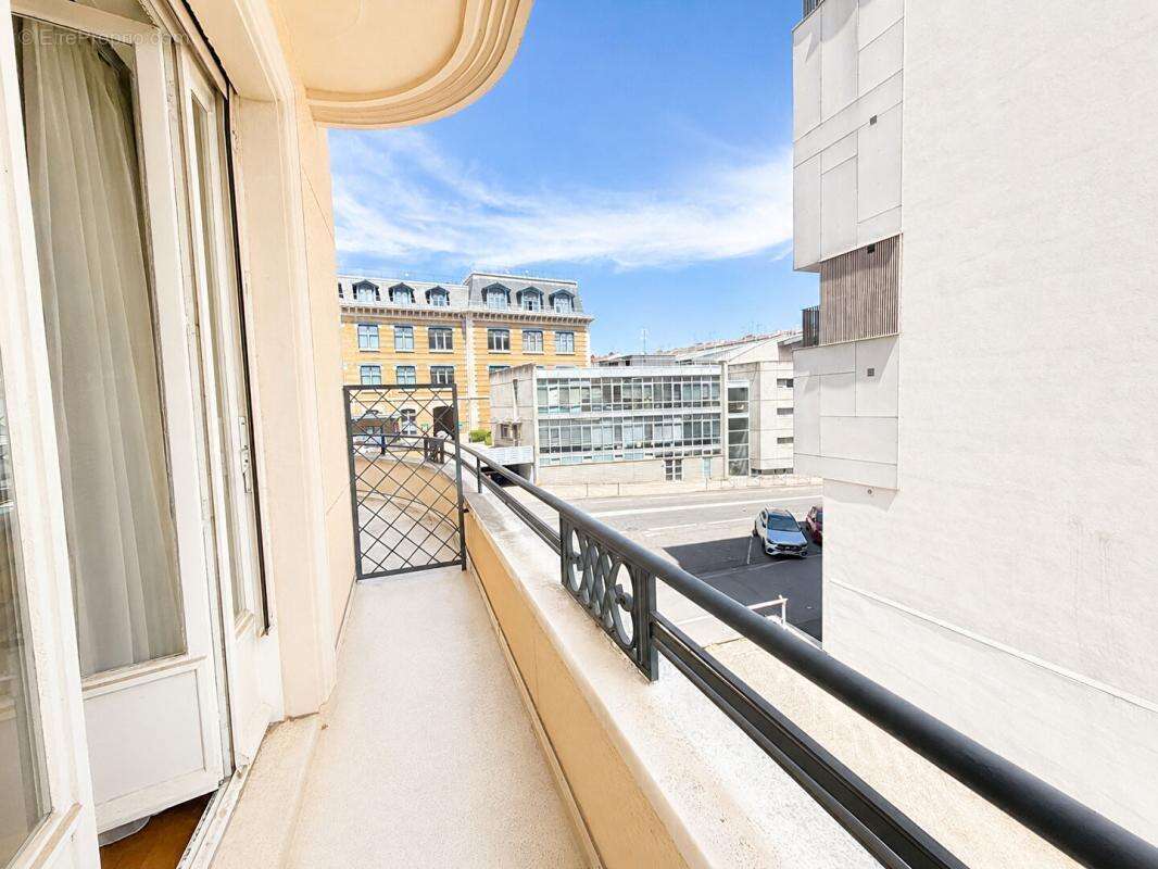 Appartement à LYON-8E