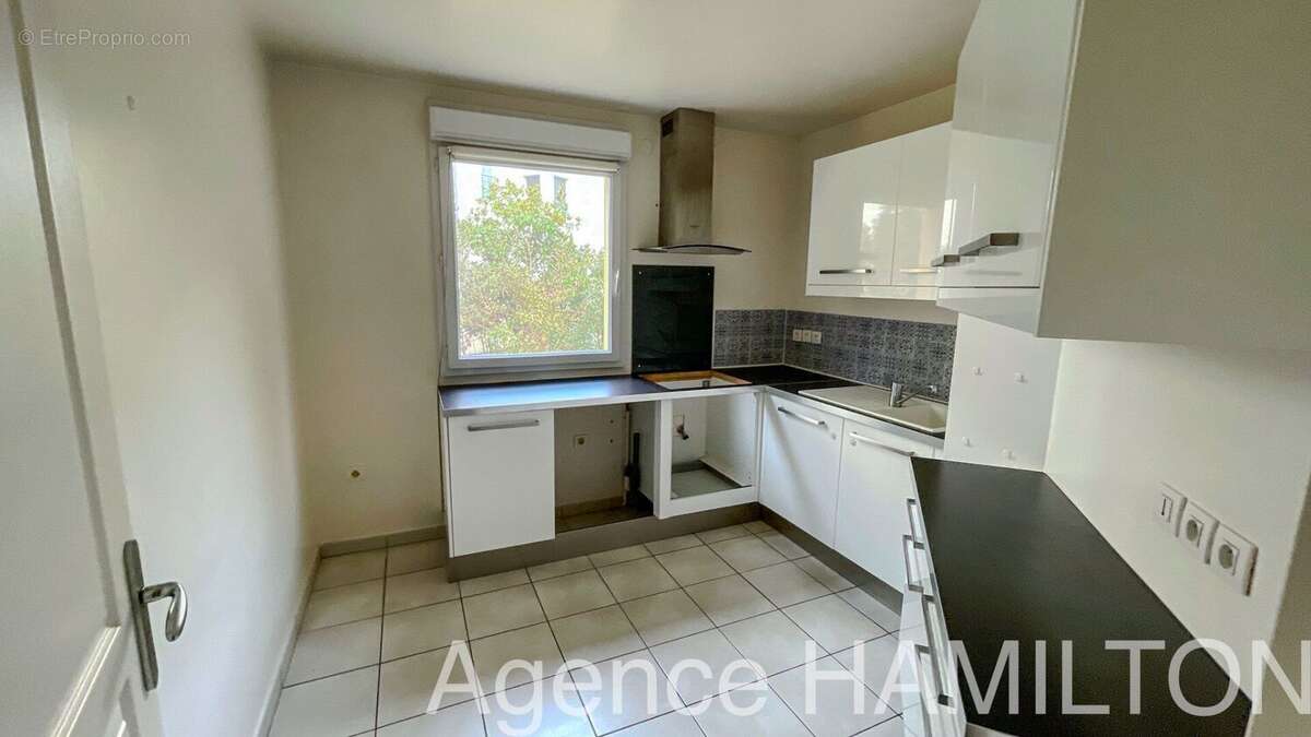Appartement 5 pièces, 114 m2 avec parking en plein coeur de Garche village - photo 4