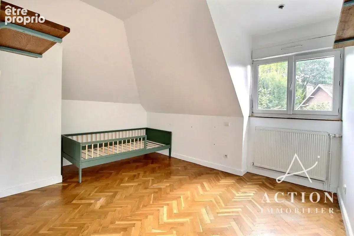 Maison individuelle 128 m², fond d'allée privée, charmante et lumineuse – 3 chambres et bureau - Jardin - Garage et 4 parking -  - photo 11
