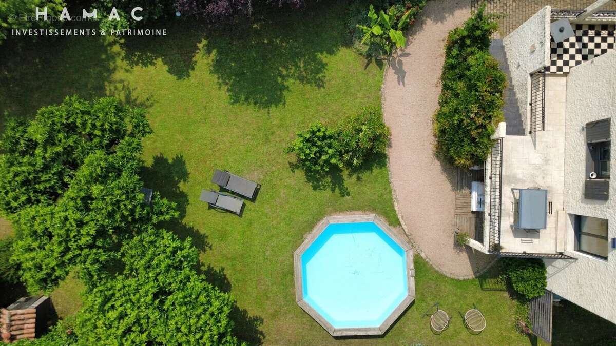 Maison à LA TOUR-DE-SALVAGNY