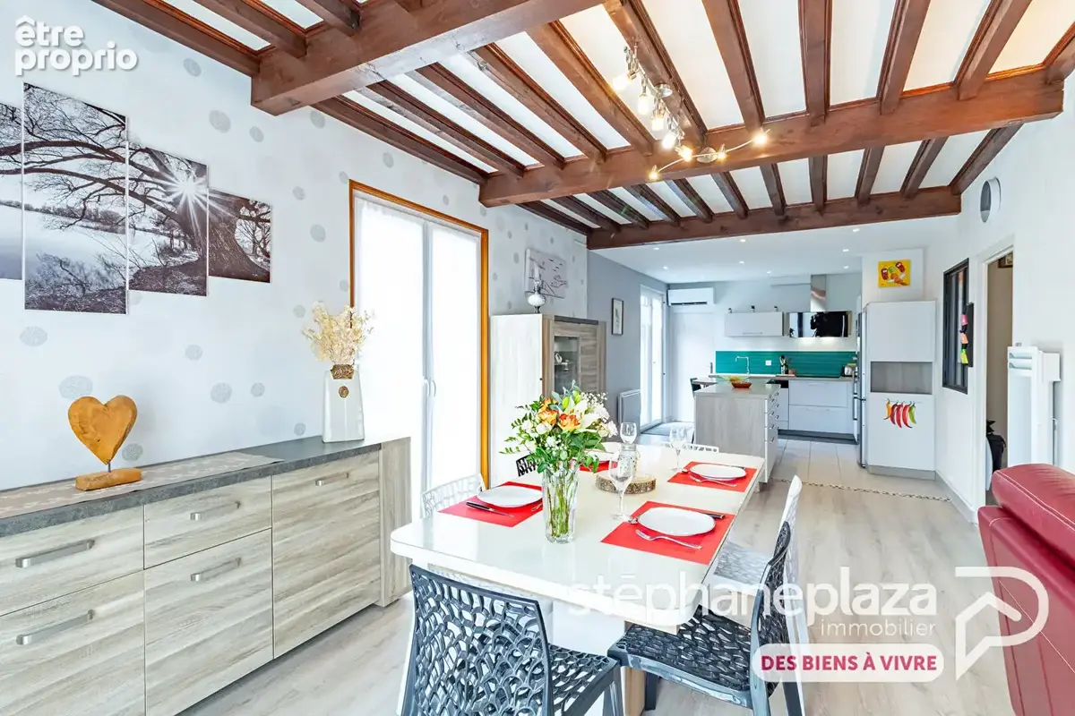 Maison rénovée 173m², 4 chambres, terrain clos 1539m², sous-sol 98m² et double garage - Chalamont - photo 6