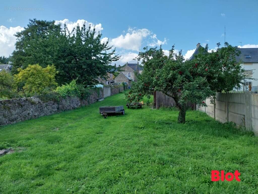 Terrain à CHATEAUNEUF-D&#039;ILLE-ET-VILAINE