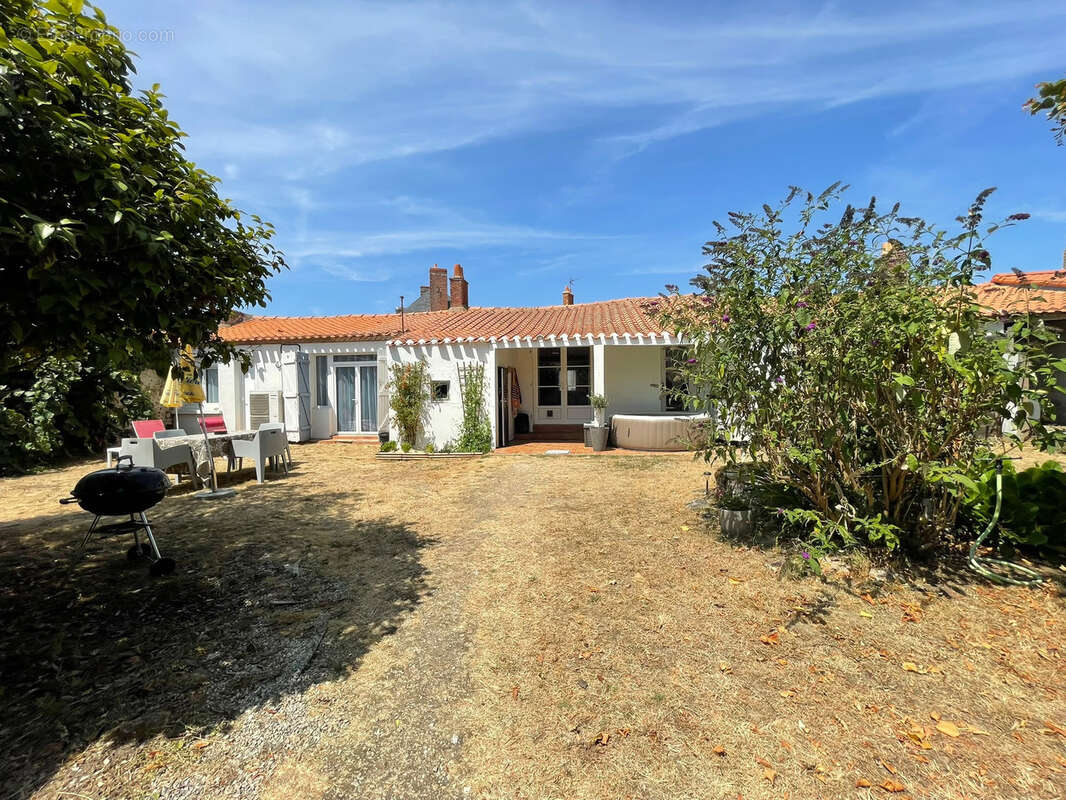 Longère de 120 m2   3 chambres   Terrain clos de 2 300 m2   Vue (44640) - photo 19