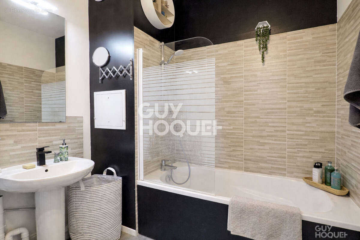 Appartement à LA COURNEUVE