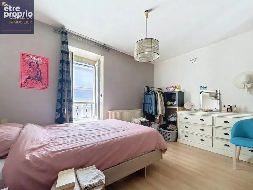 Maison de ville 106 m² – 3 chambres avec jardin et stationnement – Saint-Genis-Laval centre – Métro B - photo 7