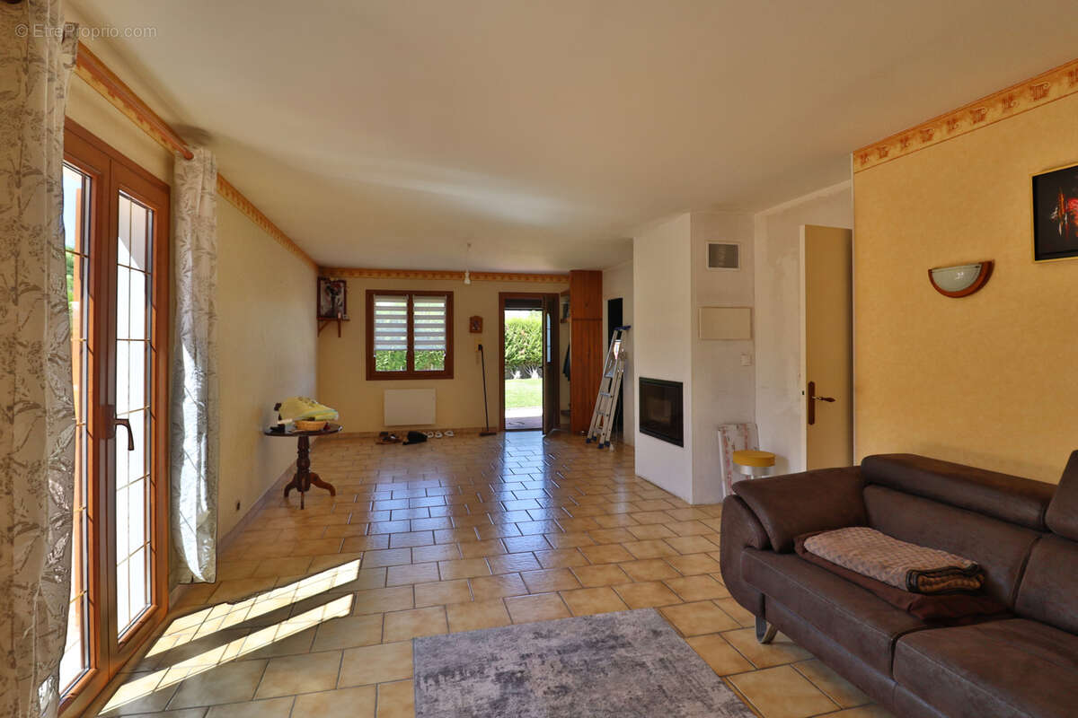 Maison à BUCHERES