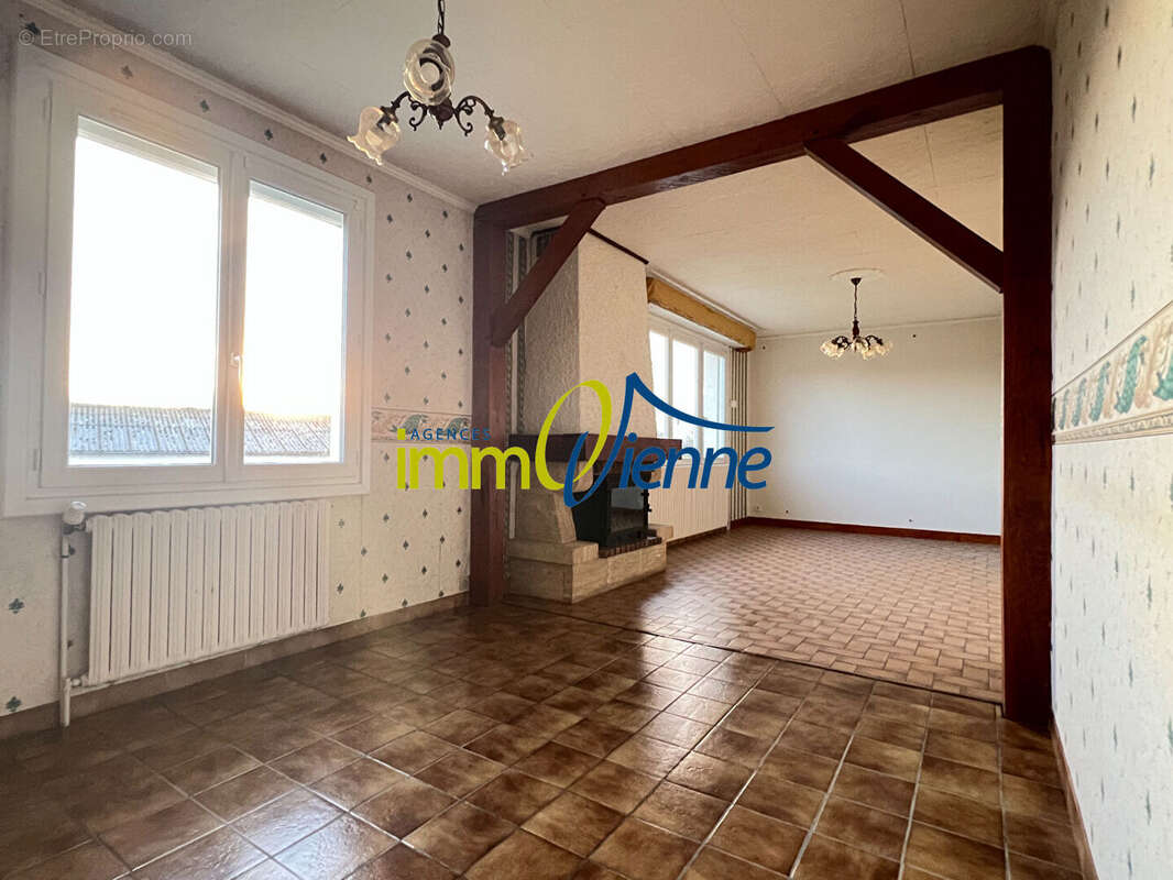 Maison à NIEUIL-L&#039;ESPOIR