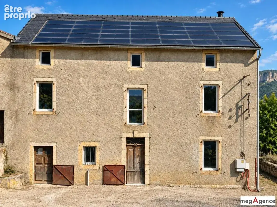 Corps de ferme 1220 m² avec photovoltaïque - photo 3