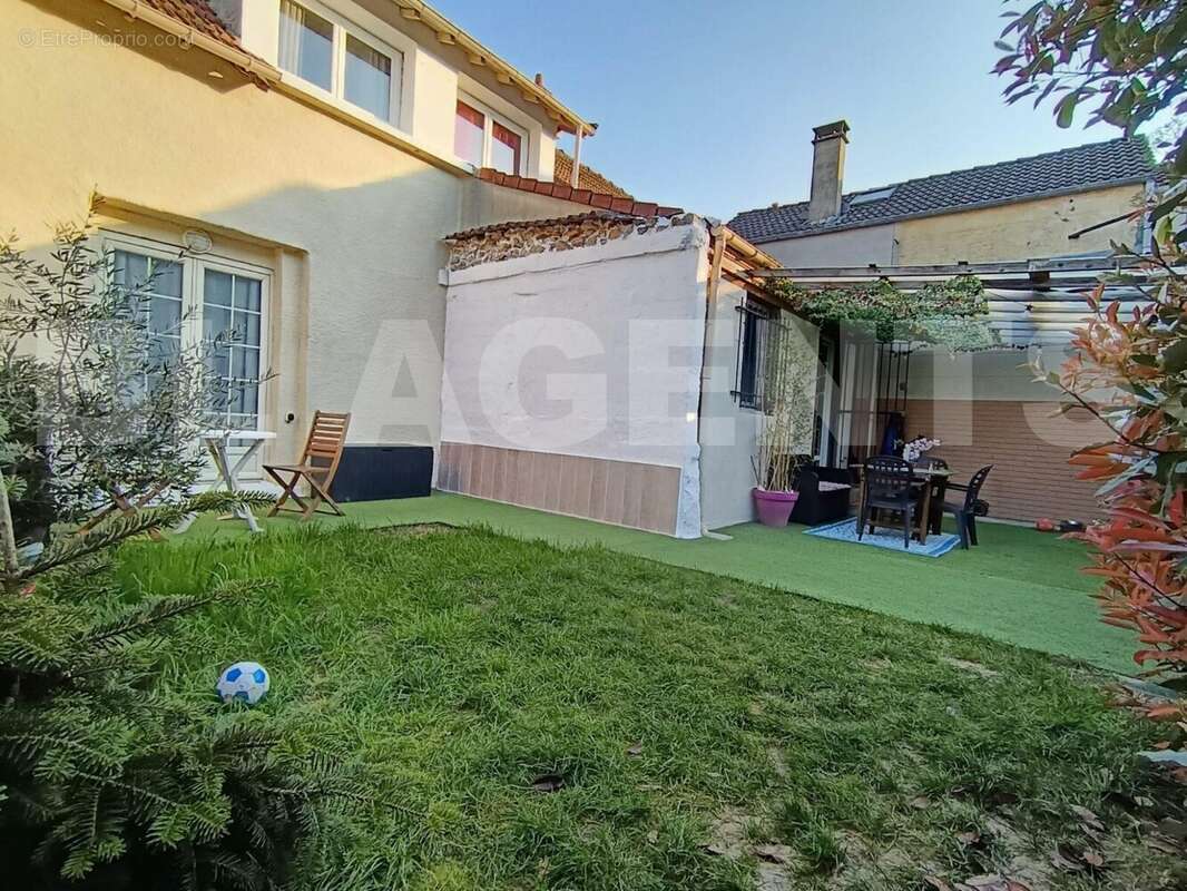 1000020541 (1) (1) - Maison à LIEUSAINT