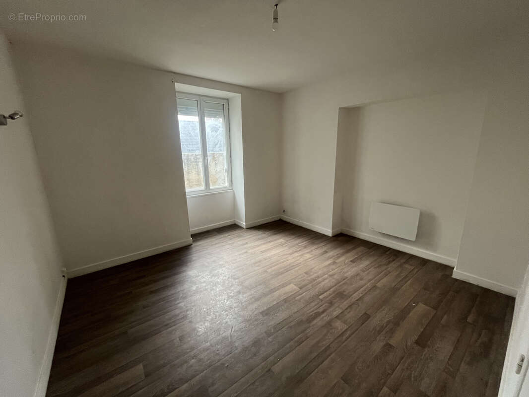 Appartement à NOYEN-SUR-SARTHE