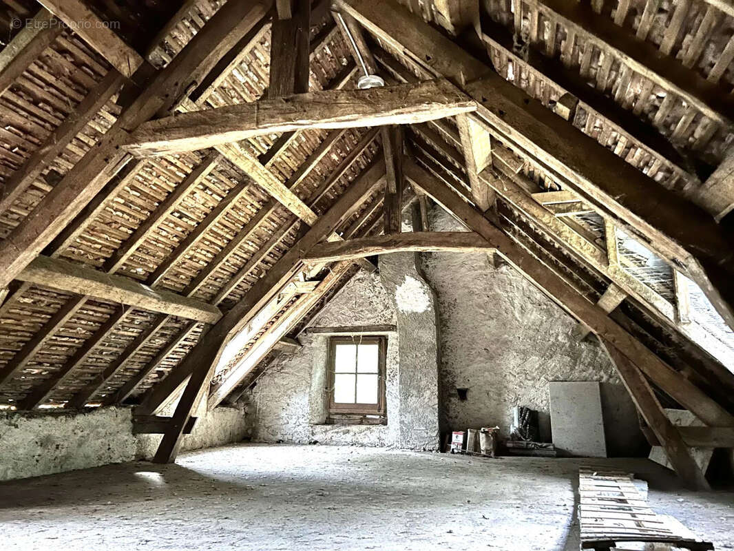 Ancien Moulin à Lignac  -  Propriété sans vis à vis de 249m2 habitables  au coeur de 4 hectares de nature - photo 15