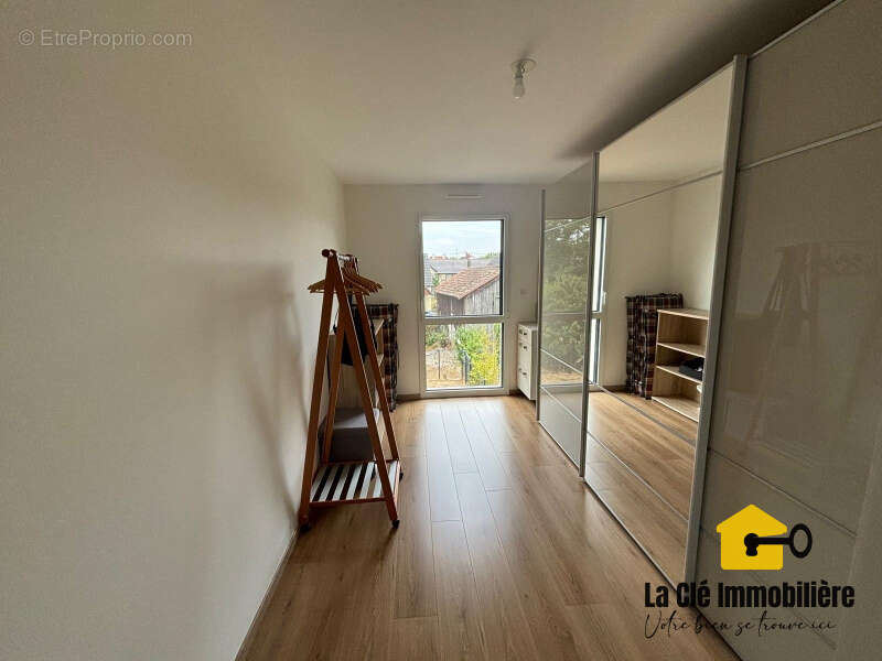 Bartenheim   Superbe appartement 4 pièces de 84 m2 avec balcon, garage, cave et parking - photo 3