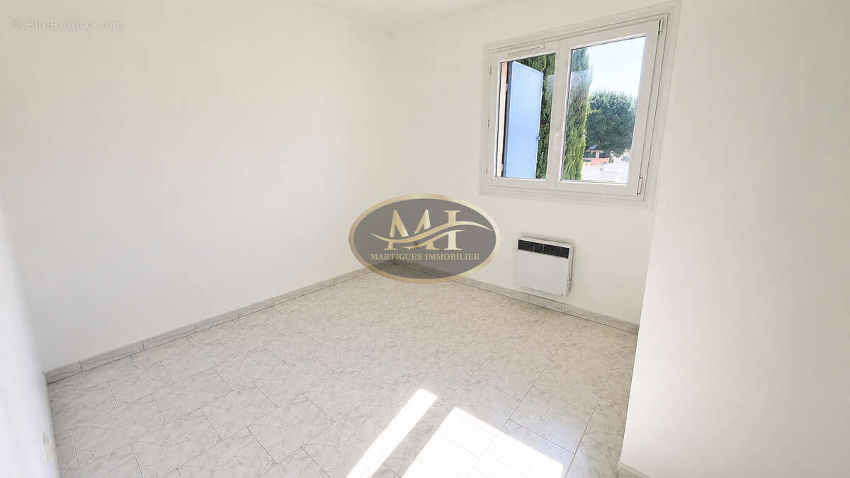 Maison 3 pièces vue mer - sous sol aménageable - Sausset les pins - photo 9
