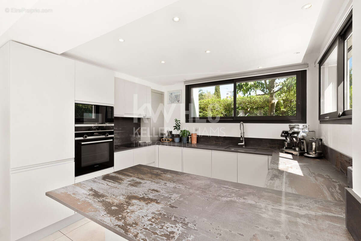 Maison 5 pièces 208 m² à vendre à Antibes (06600) - photo 7