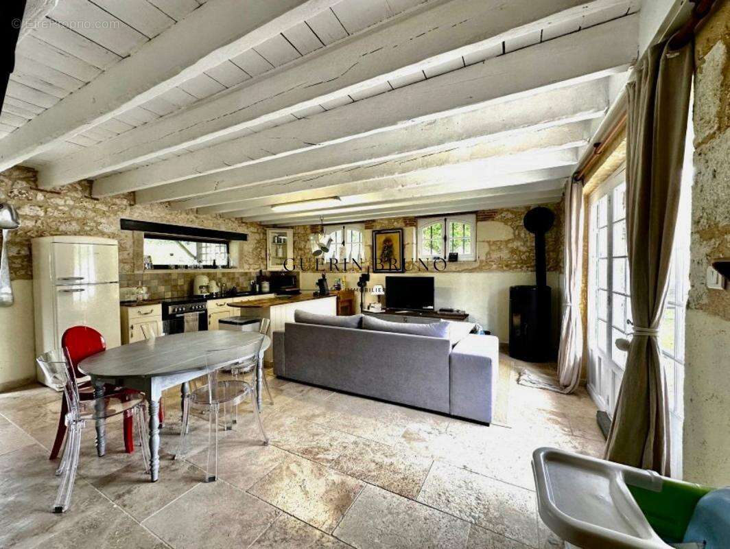 Charmante propriété en pierre avec deux maisons et piscine au cœur du vignoble de Monbazillac - photo 12