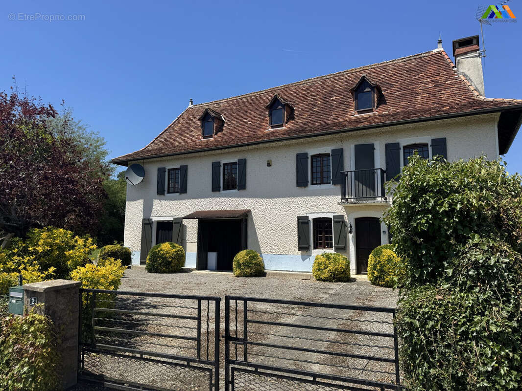 Maison 138 m² à Sauveterre-De-Bearn  - photo 3
