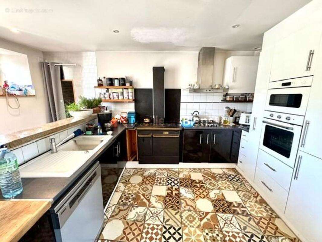 Maison en pierres + appartement/gîte + hangar + dépendances - photo 6