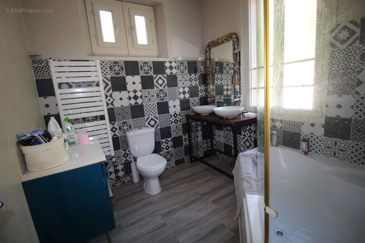 Maison à AURIAC-SUR-VENDINELLE