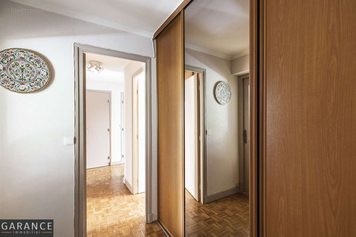 Appartement à PARIS-14E