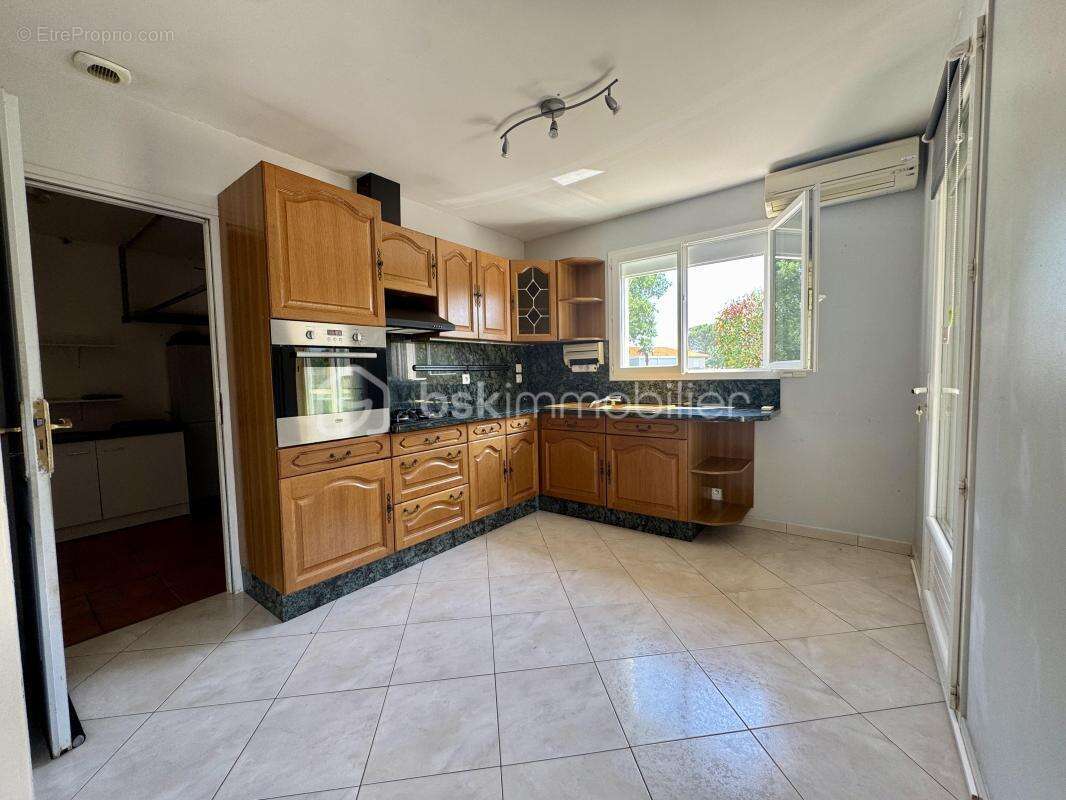Plain-pied 3 chambres avec garage, piscine et grand terrain - photo 12