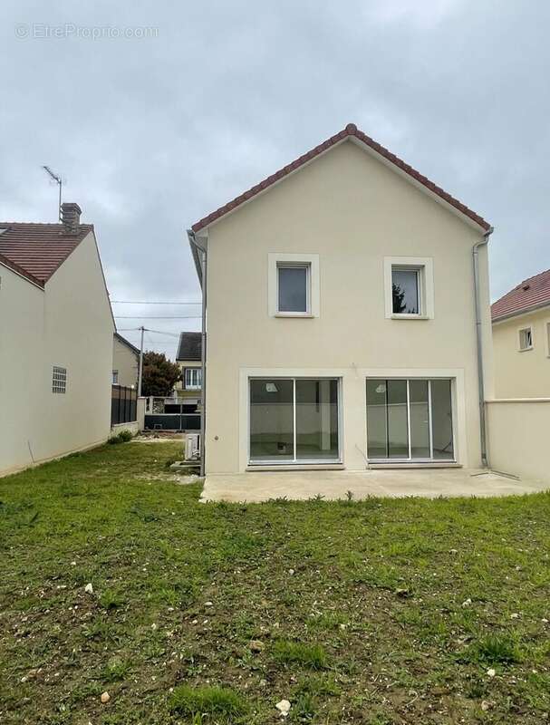 Maison à GOUSSAINVILLE