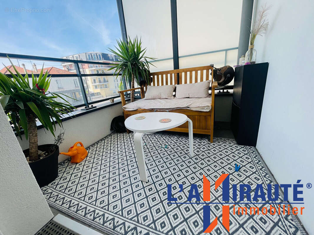 Appartement à SARTROUVILLE