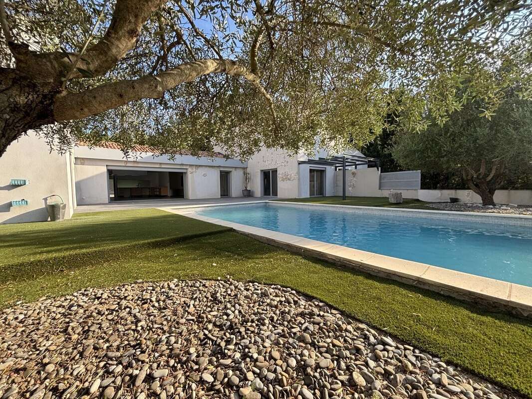 Maison à FIGANIERES