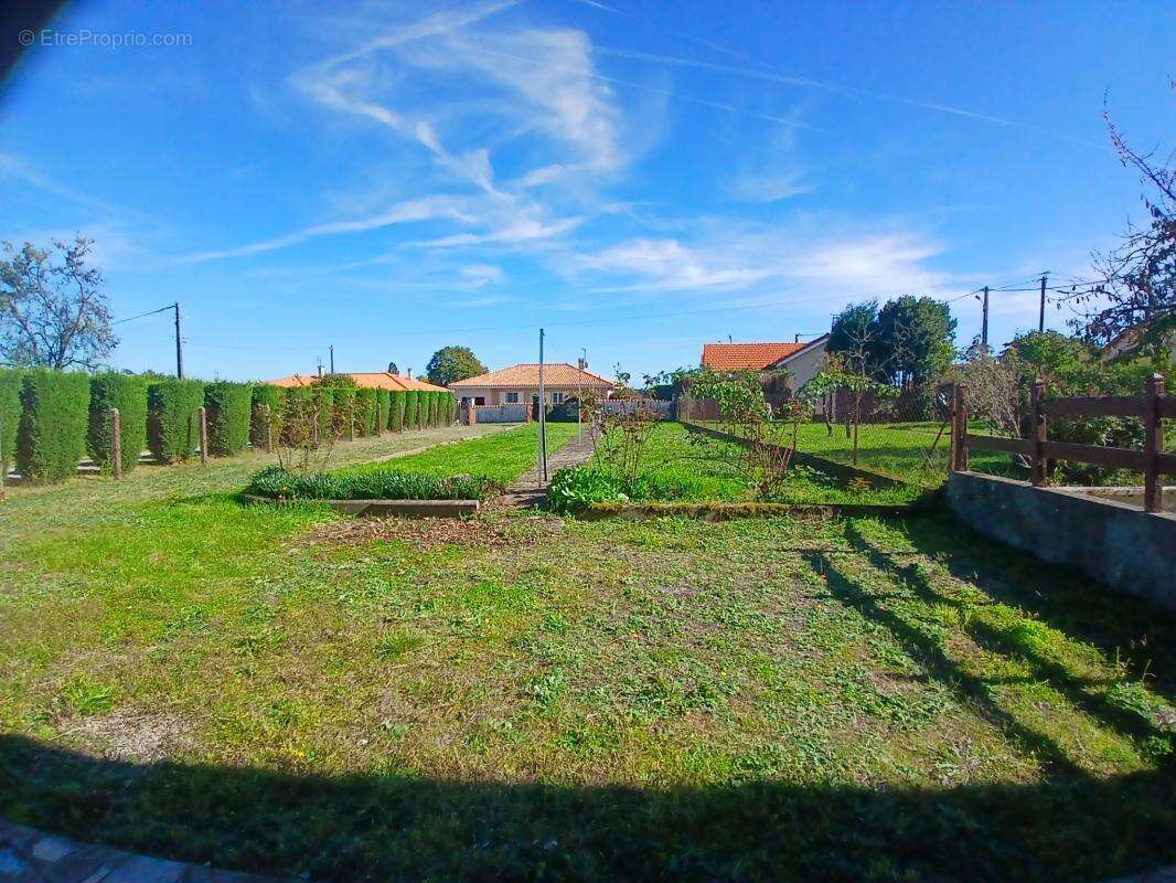 Maison à ROUMAZIERES-LOUBERT