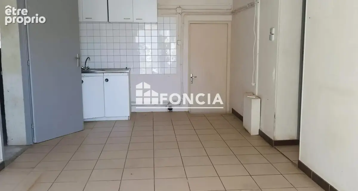Maison de plain-pied avec  2300 m² de terrain - saint-martin-des-noyers – à proximité du bourg - photo 8