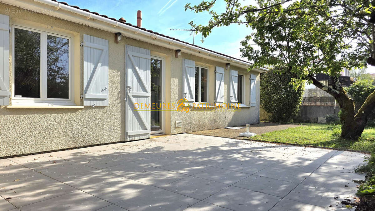 Maison 100 m² à Puymoyen  - photo 4