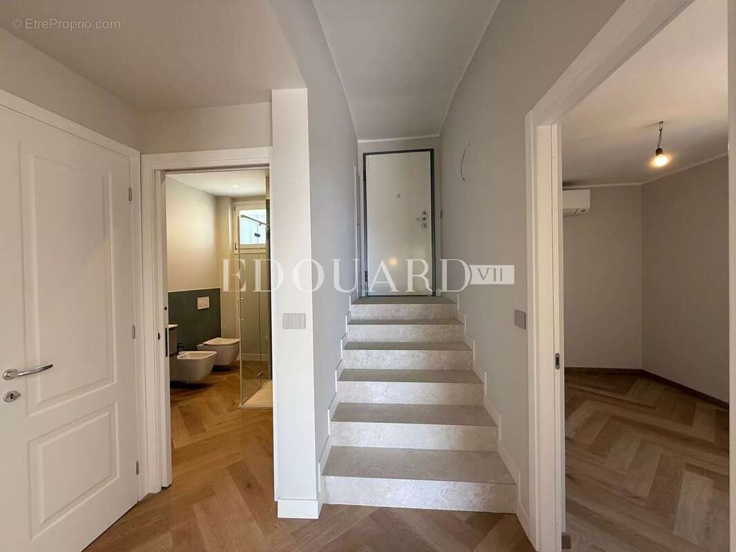 Appartement à ROQUEBRUNE-CAP-MARTIN