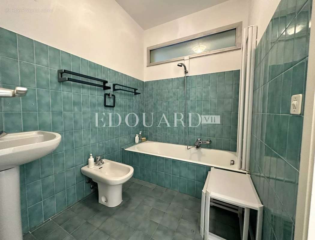 Appartement à ROQUEBRUNE-CAP-MARTIN