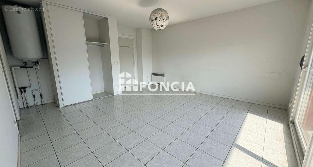 Bruges- Grand T1 avec balcon et parking - photo 4