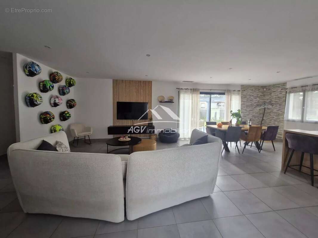 Maison à ALLEGRE-LES-FUMADES