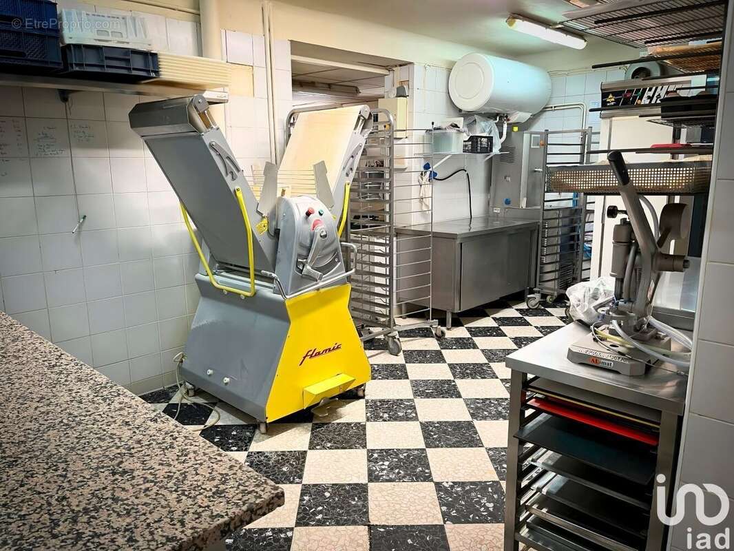 Photo 4 - Commerce à VILLENEUVE-LES-AVIGNON