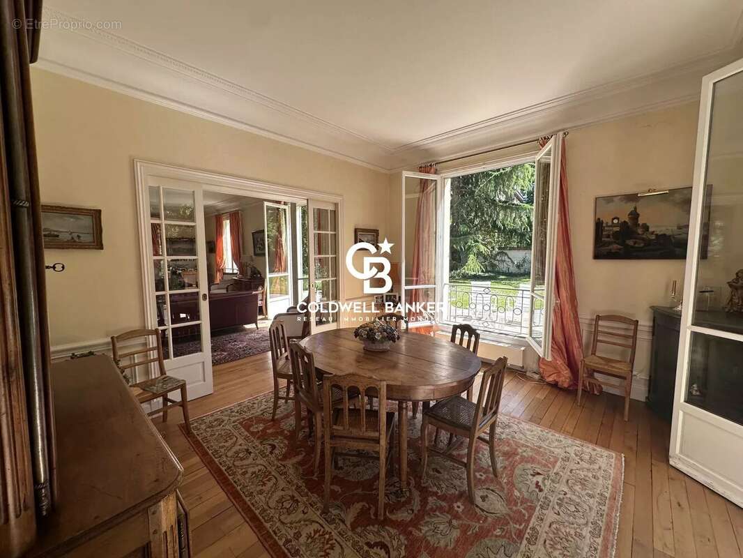 Maison à LE VESINET