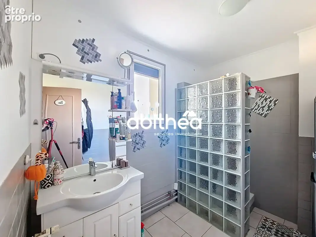 Jolie maison familiale rénovée 93m2 - 3 chambres - jardin - garage - vue donjon - 280m2 de parcelle - photo 11