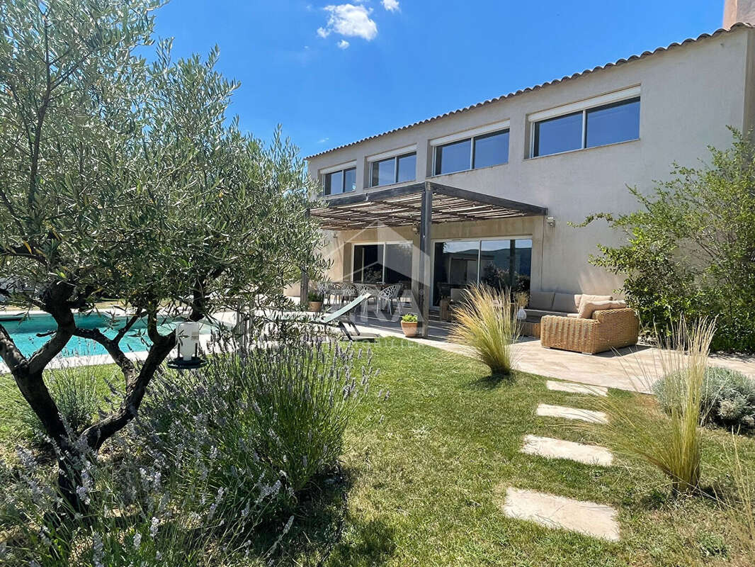 Maison 330m² à château-arnoux-saint-auban - photo 3