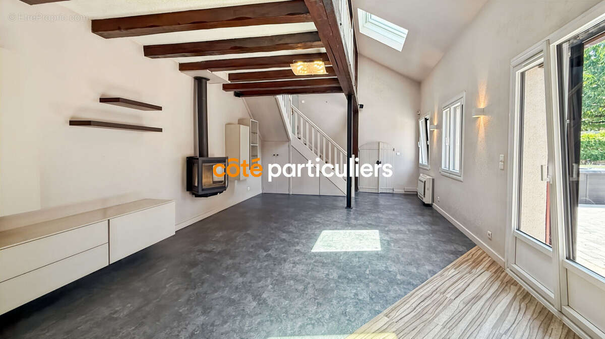 Maison à EVRY-GREGY-SUR-YERRE