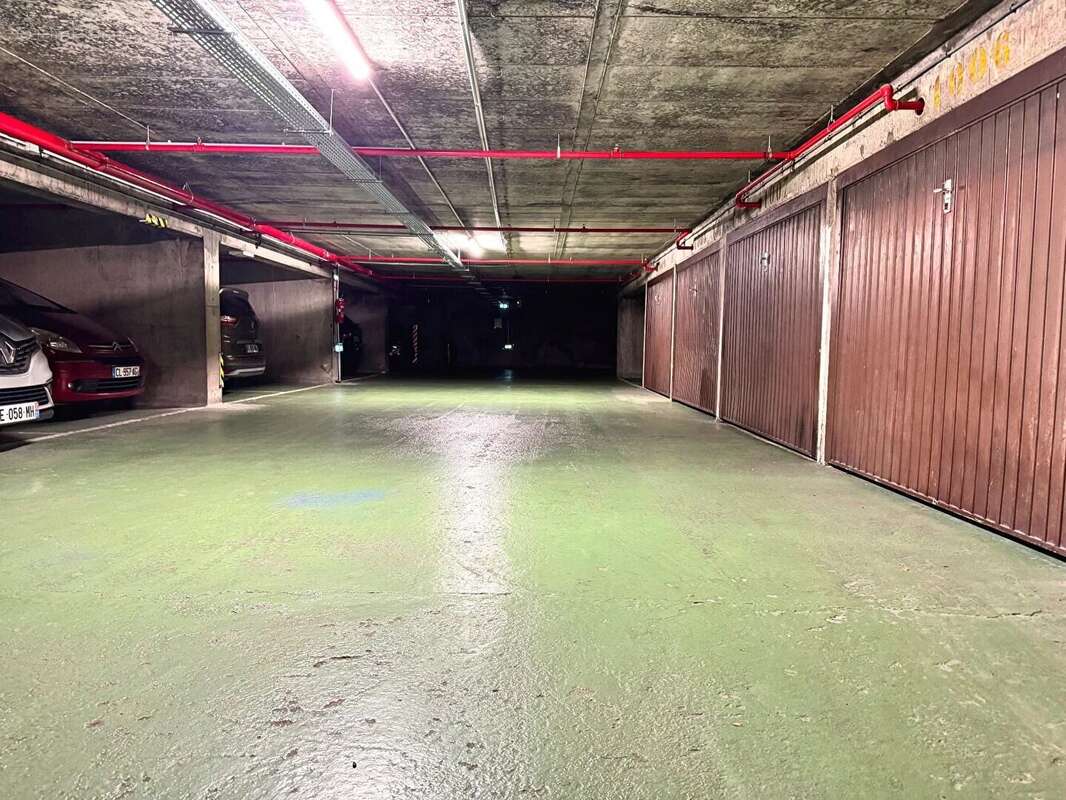 Parking à PARIS-15E