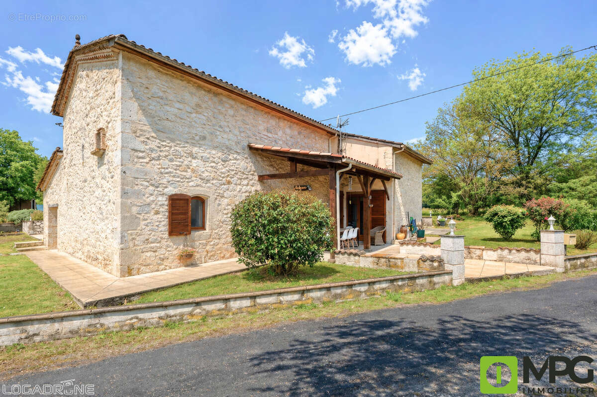 Maison à MONTAUT