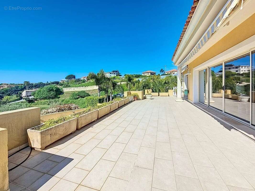 Maison à CAGNES-SUR-MER