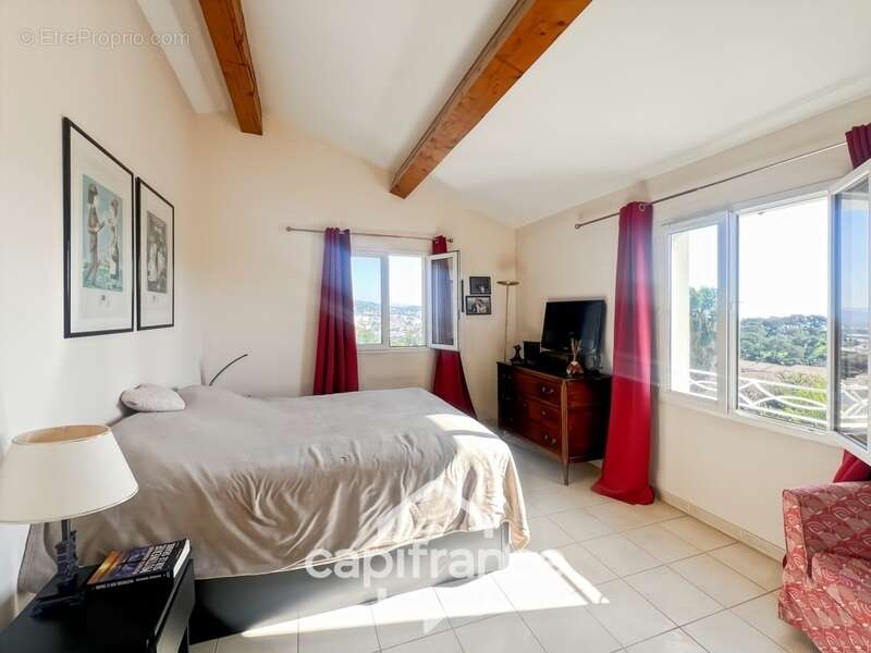 Appartement à HYERES