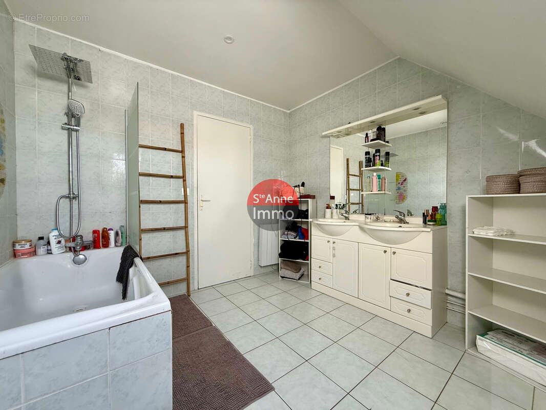 Maison à AMY