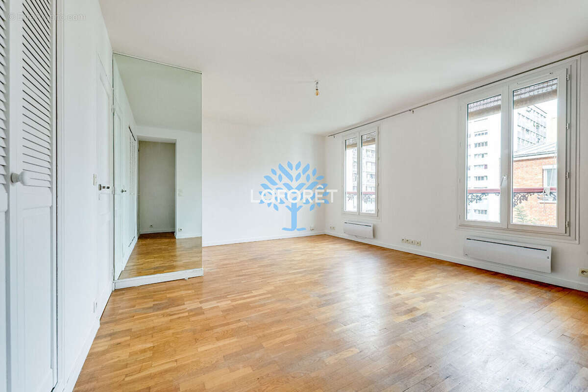 Appartement à PARIS-11E