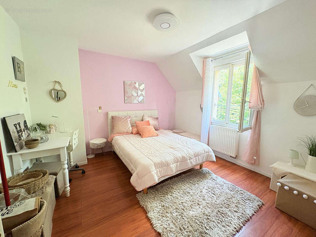 Maison à VERRIERES-LE-BUISSON