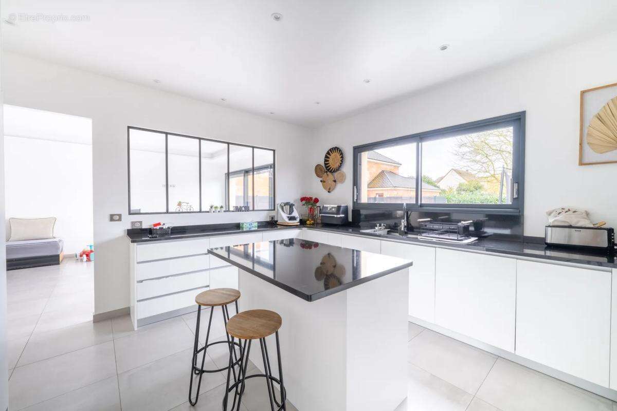 Maison à LES MUREAUX