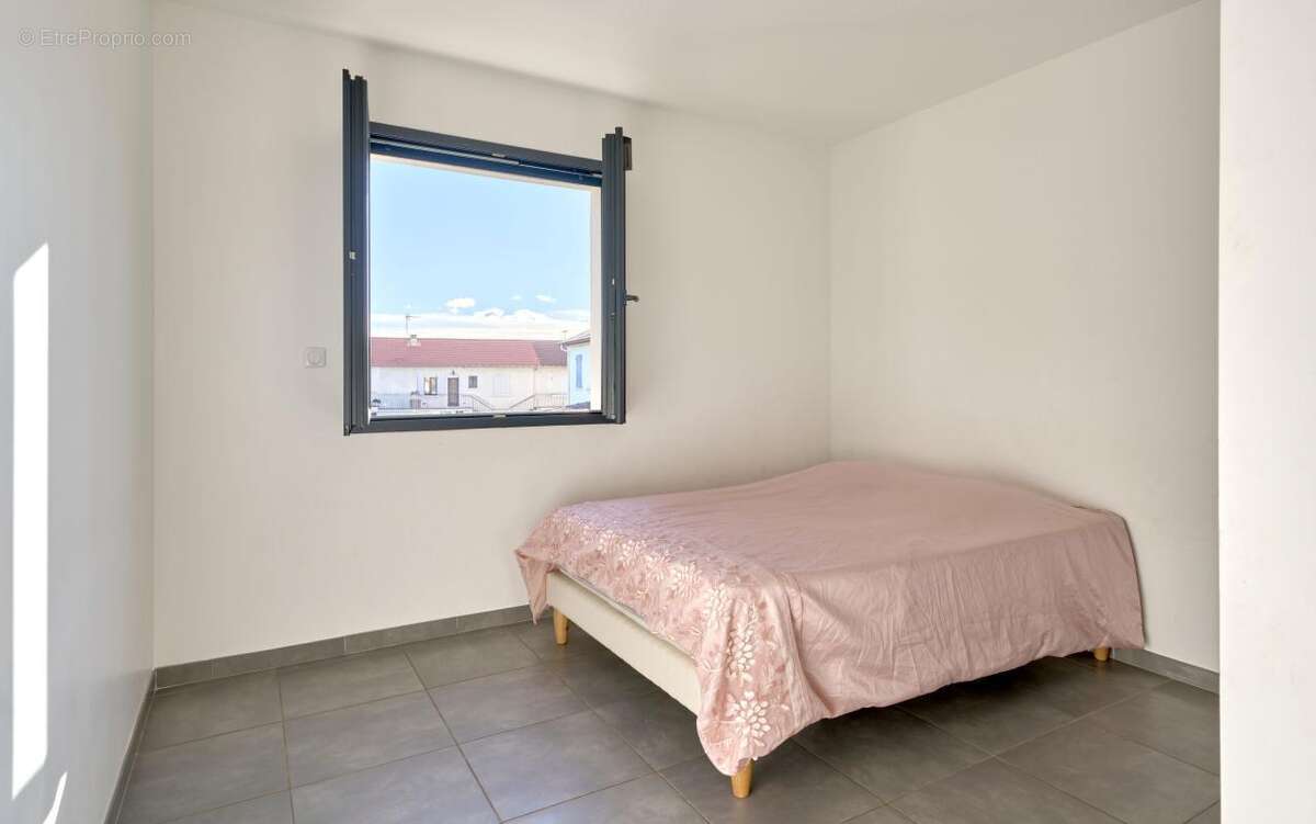 Maison à SAINTE-TULLE