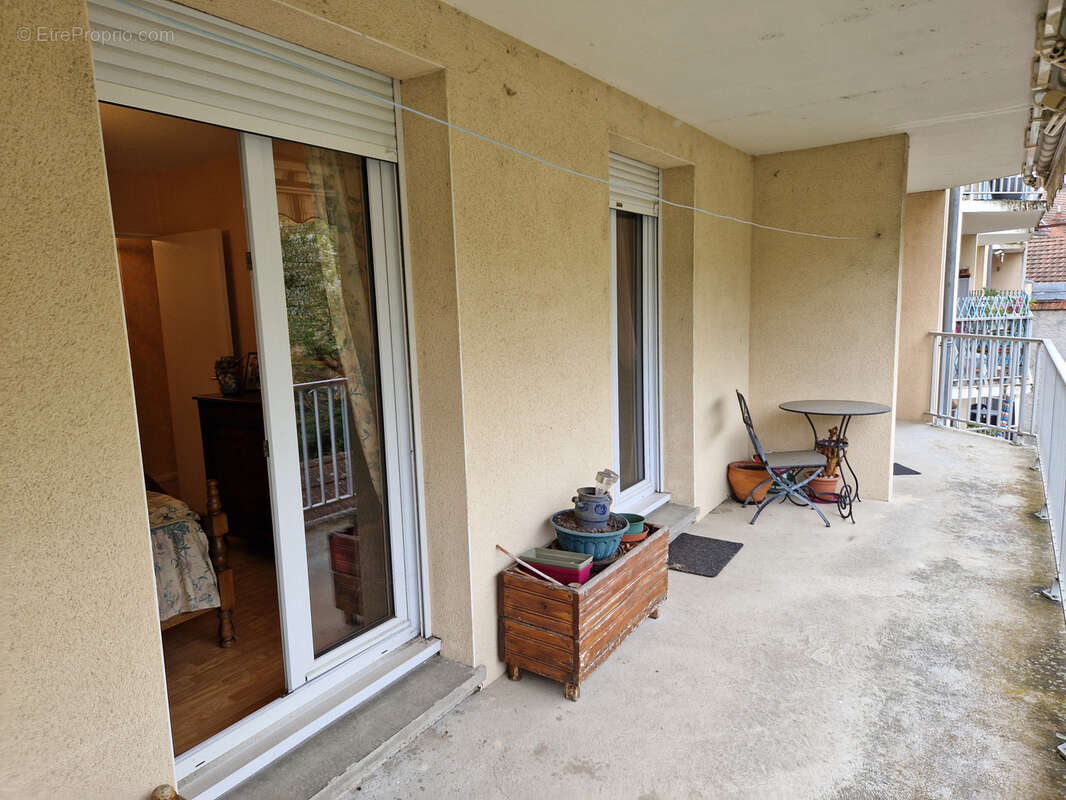 Appartement T4 avec grand balcon - photo 15
