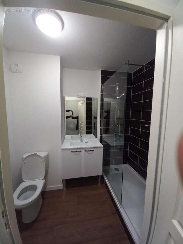 Salle d&#039;eau - Appartement à REIMS